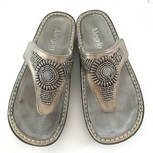 Algeria thong-style sandal
